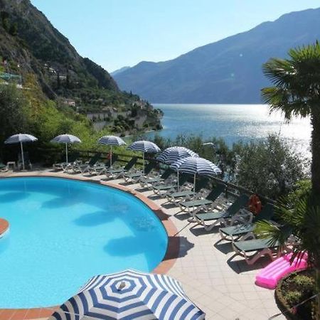 Hotel Augusta Garni ลีโมเนซุลการ์ดา ภายนอก รูปภาพ