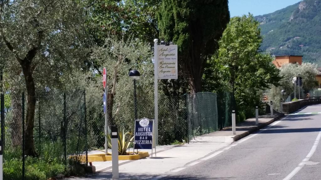 Hotel Augusta Garni ลีโมเนซุลการ์ดา ภายนอก รูปภาพ