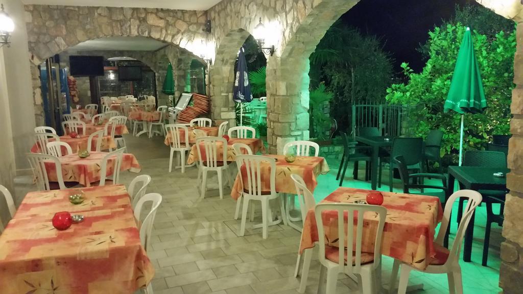 Hotel Augusta Garni ลีโมเนซุลการ์ดา ภายนอก รูปภาพ