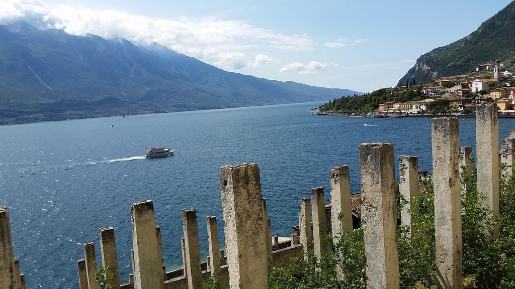 Hotel Augusta Garni ลีโมเนซุลการ์ดา ภายนอก รูปภาพ