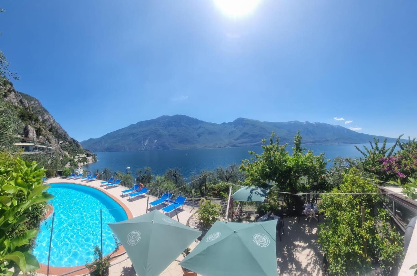Hotel Augusta Garni ลีโมเนซุลการ์ดา ภายนอก รูปภาพ